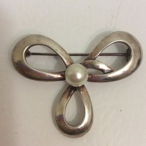 Sterling Silver Pearl Brooch