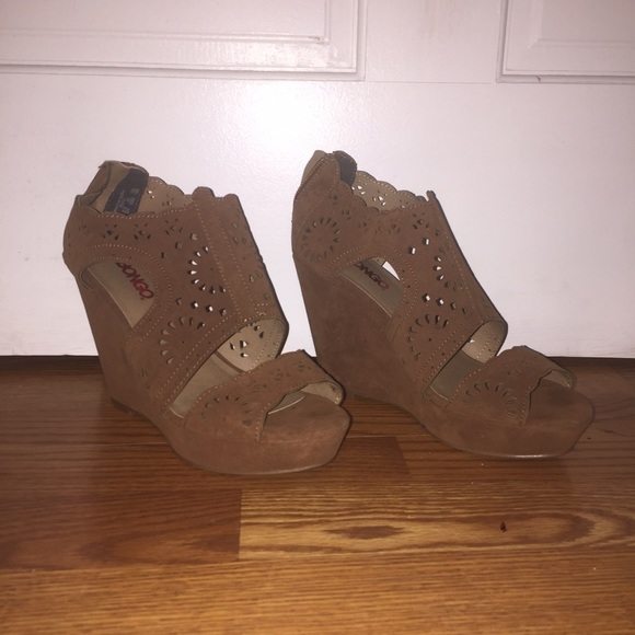 Super cute and trendy wedge!