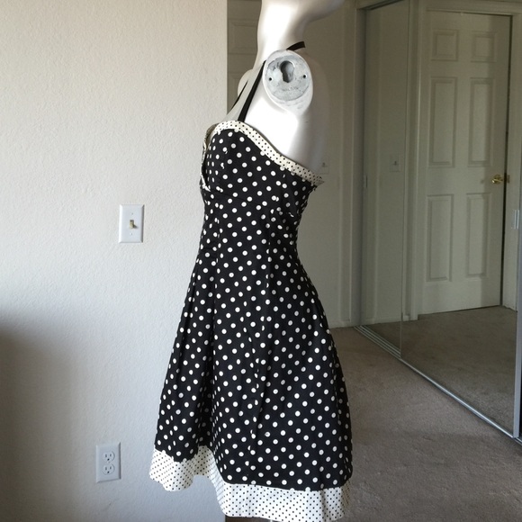 🚫Sold in bundle Beautiful polka dot strapless - Picture 2 of 4