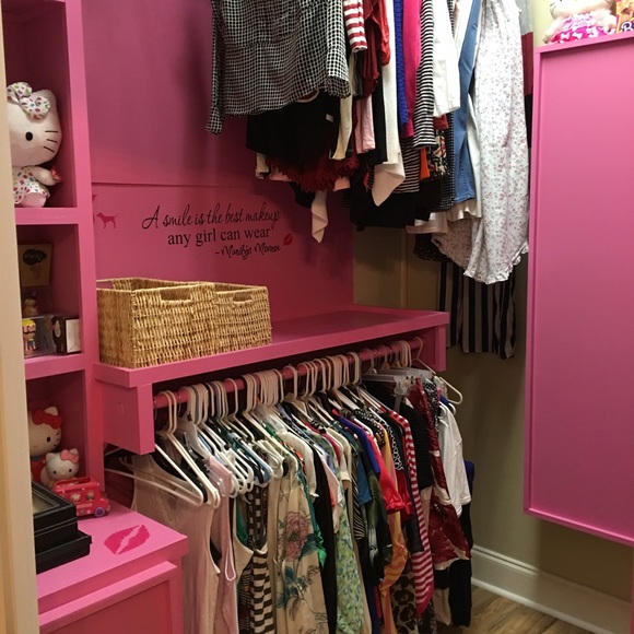 My new real closet!!!💞💞💞💞 - Picture 1 of 4
