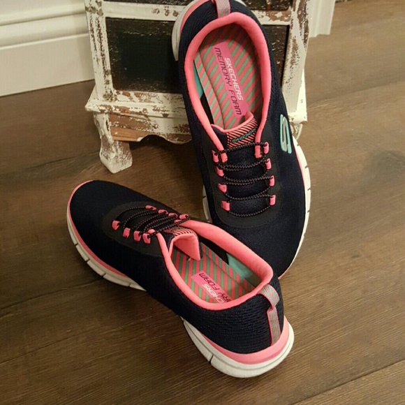 Sketchers Memory Foam Micro-Lite Shoes