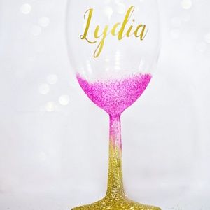 Personalized glitter wine glasses