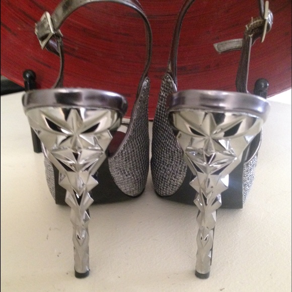 Nicole Miller Slingback Pump - Picture 4 of 4