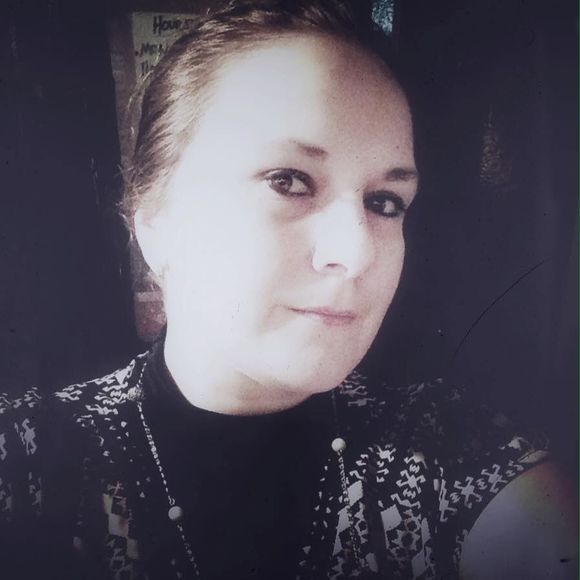 Meet your Posher, Emilie