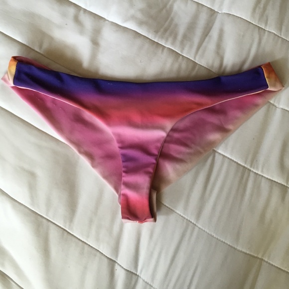 ❌SOLD❌Moana bikini reversible sunset bottoms