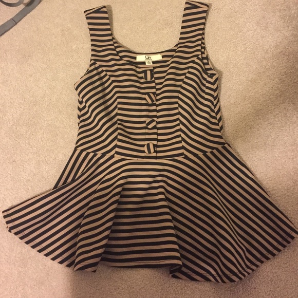 Small Black and Tan peplum top