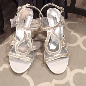 Unforgettable moments white crystal heel