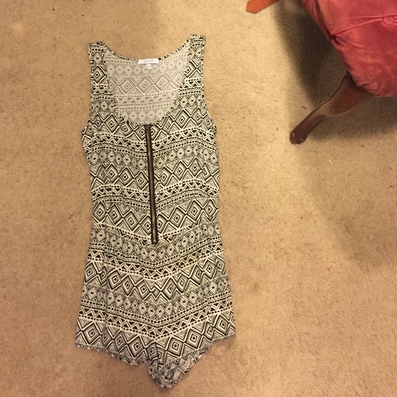 Romper ! Zipper in front - Picture 1 of 4