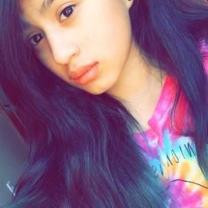 Meet your Posher, Mia