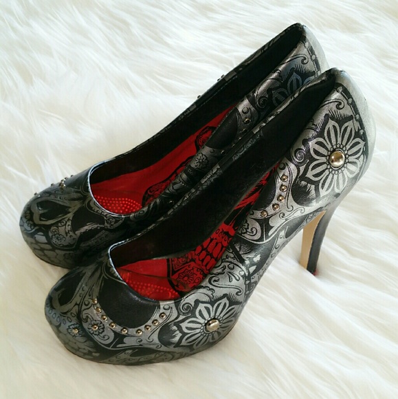 Iron Fist Shoes - 💞SALE💞 Iron Fist Gray & Black Embellished Heels