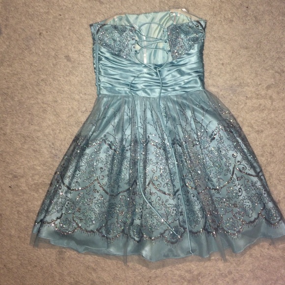 Short blue dress for any occasion!