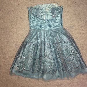 Short blue dress for any occasion!