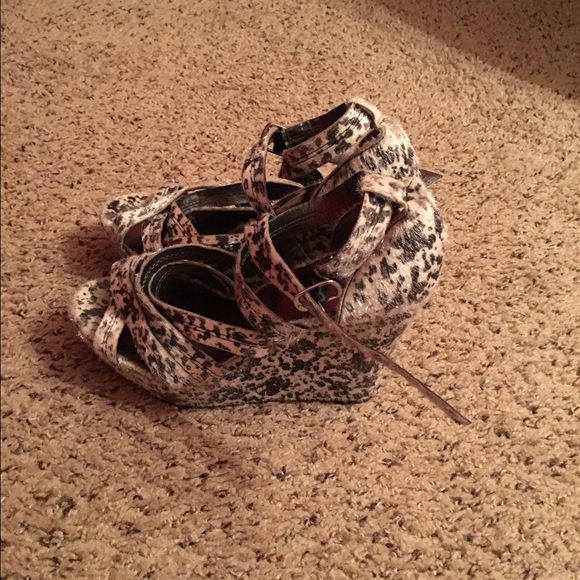 Shoes - Picture 3 of 3