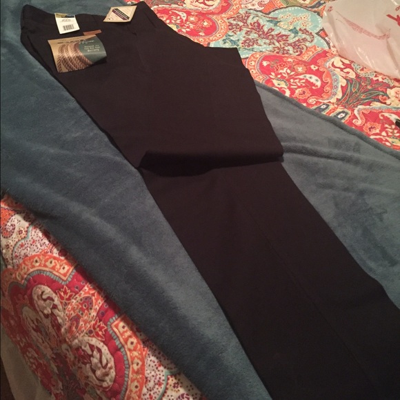 2 pair!! NWT. Men's Wrangler Riata's - Picture 3 of 4