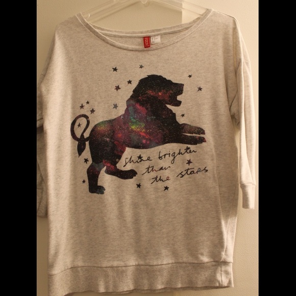Lion sweatshirt