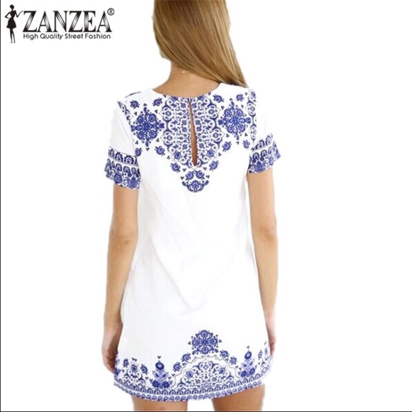 Pretty Print Dress - Picture 2 of 4