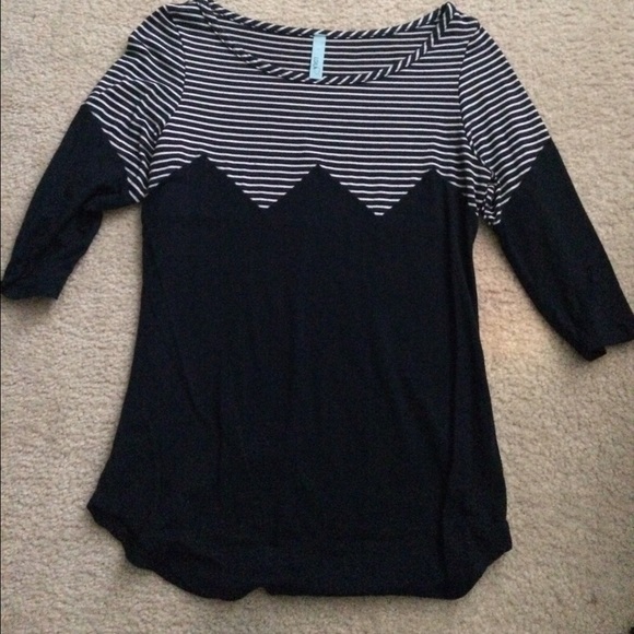 Loila Brand top
