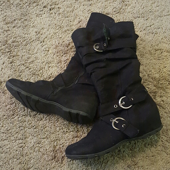 *MUST GO TODAY* Size 7 black suede moto boots