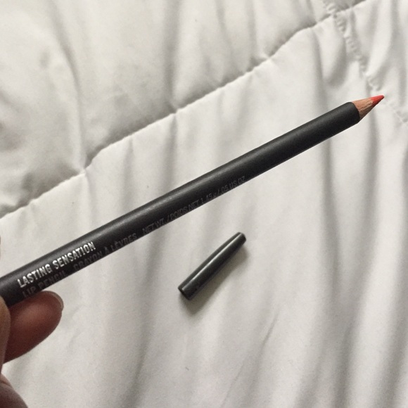 MAC Lip Liner