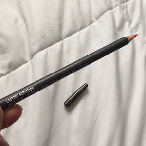 MAC Lip Liner