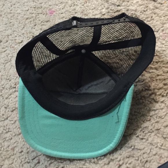 Vans hat - Picture 2 of 2