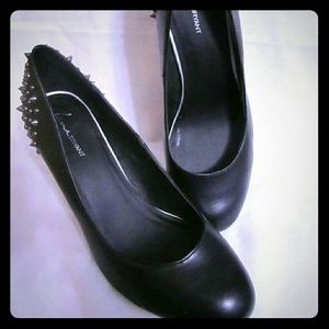 Women's size 11 wide black 4 inch heels
