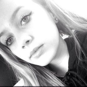 Meet your Posher, Claire