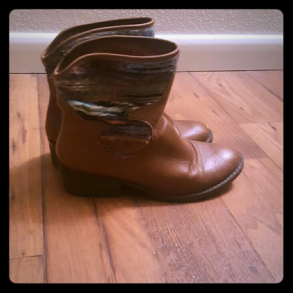 ***Final Price & Sale*** Caramel Booties!