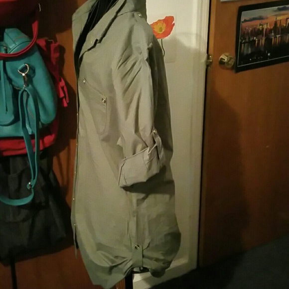 Button down long blouse - Picture 2 of 4