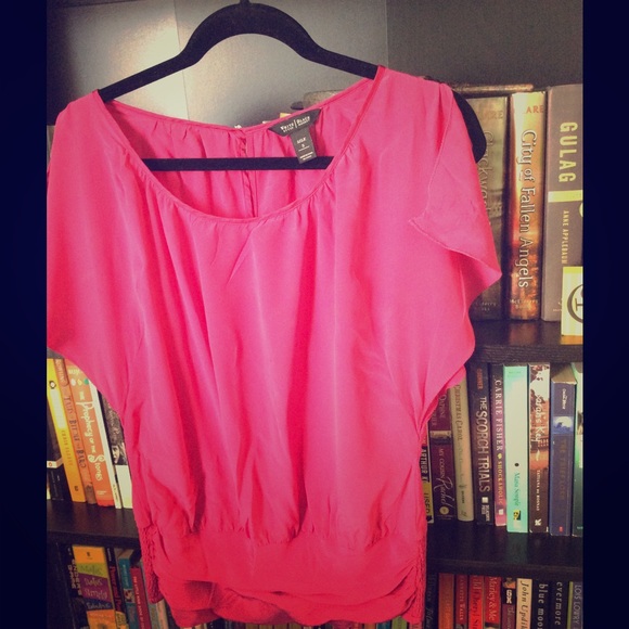 Flutter sleeve top
