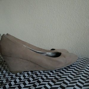 Taupe wedges