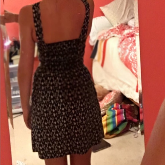 Cross front dress - Picture 3 of 3