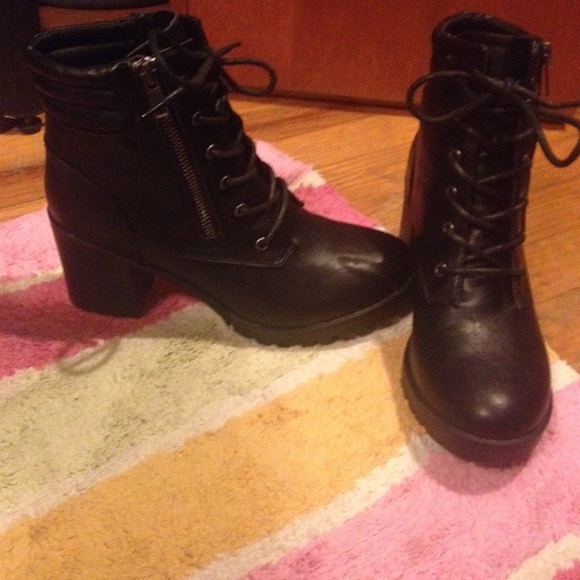 Healed combat boots