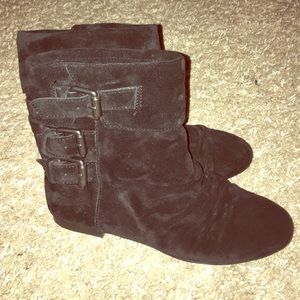 Gianni Bini women's black booties size 5.5