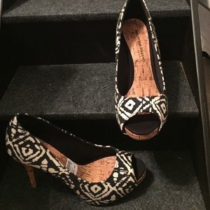 Blank and cream heels