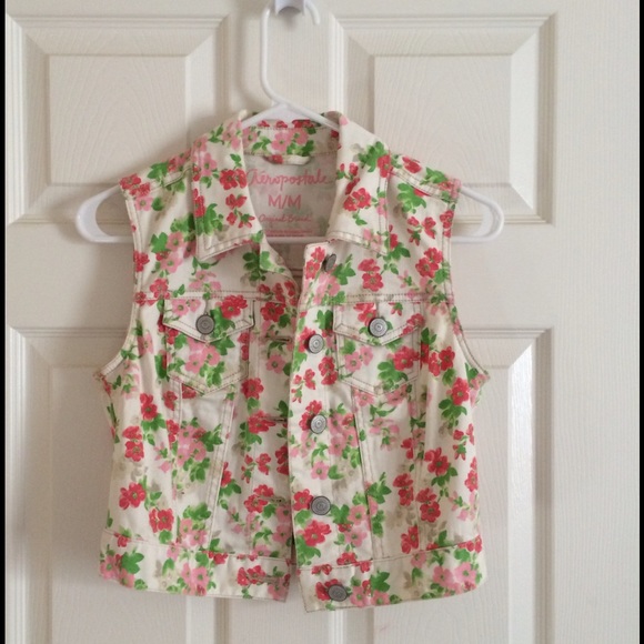 Floral Aéropostale vest.