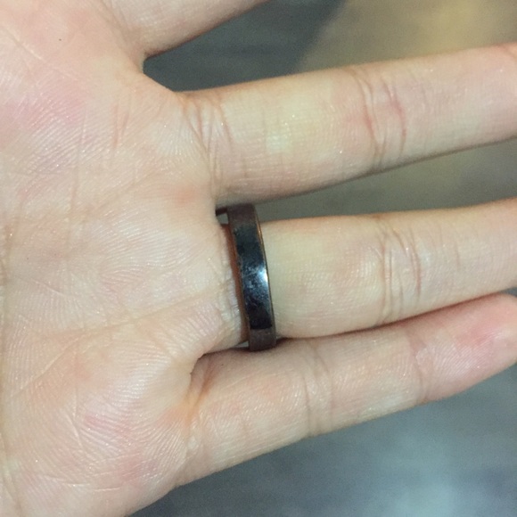 Black ring - Picture 4 of 4