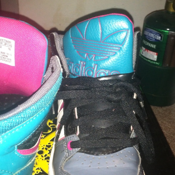 Adidas - Picture 2 of 2