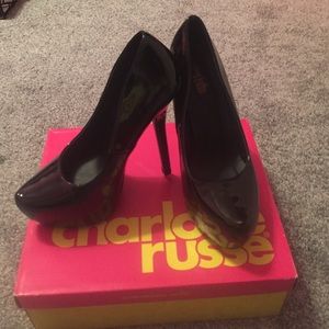 Womens black pumps