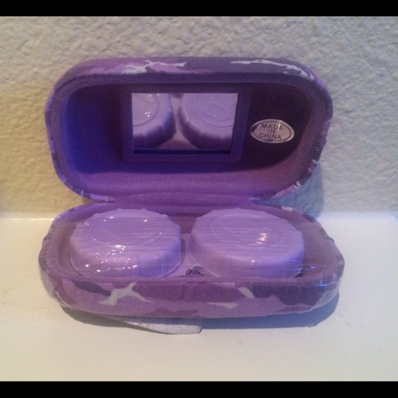 NWOT - Cammo Contact Case