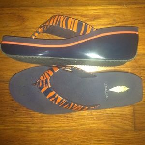 Auburn flip flops