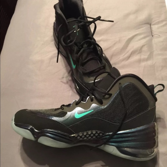 Penny V size 7Y
