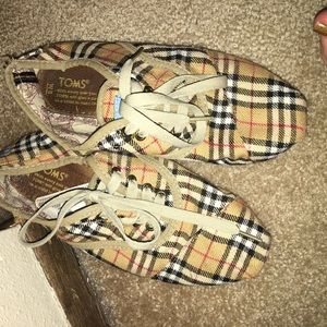 Plaid Toms