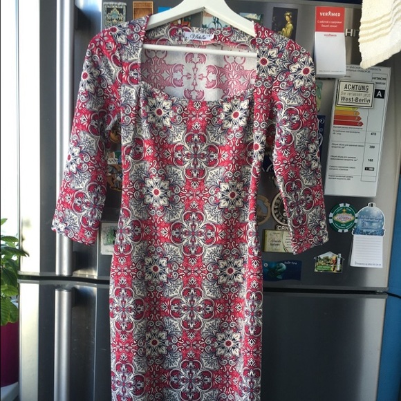 Red Flower Print Bodycon Dress - Picture 4 of 4