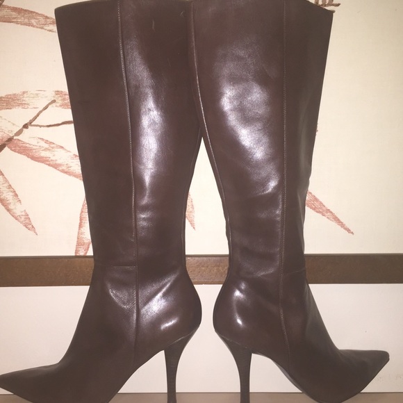SOLD-no longer availableBrown leather boot - Picture 1 of 3