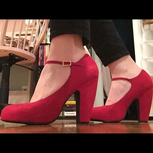 Size 9 American Rag Red Heels