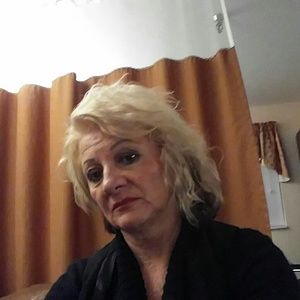 Meet your Posher, Suzanne