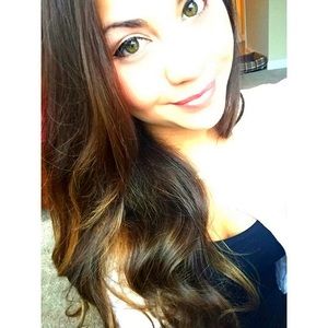 Meet your Posher, Danielle