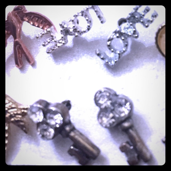 6 pair stud earrings brand new
