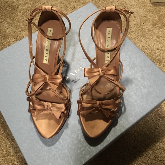 Gorgeous ribbon heel sandals🎀